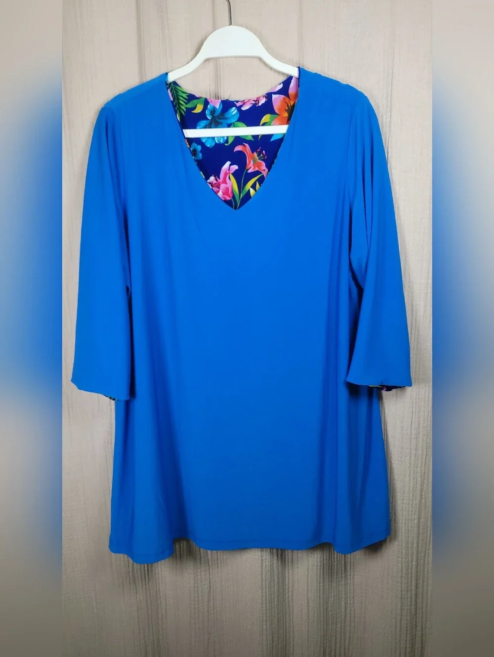 Attitudes By Renee Reversible Women’s V-Neck Tunic Top  Blue Floral & Solid Blue - Picture 12 of 16